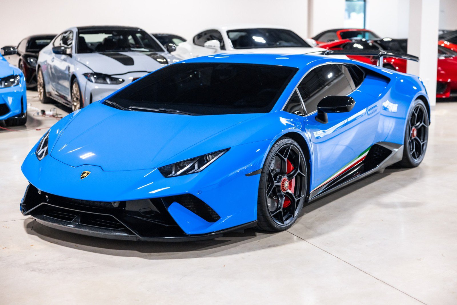 Used 2018 Lamborghini Huracan Performante AWD/4WD image 12