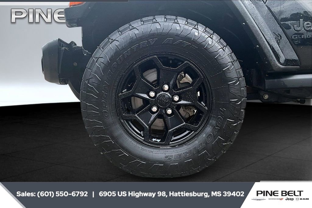 Used 2021 Jeep Gladiator Willys image 7