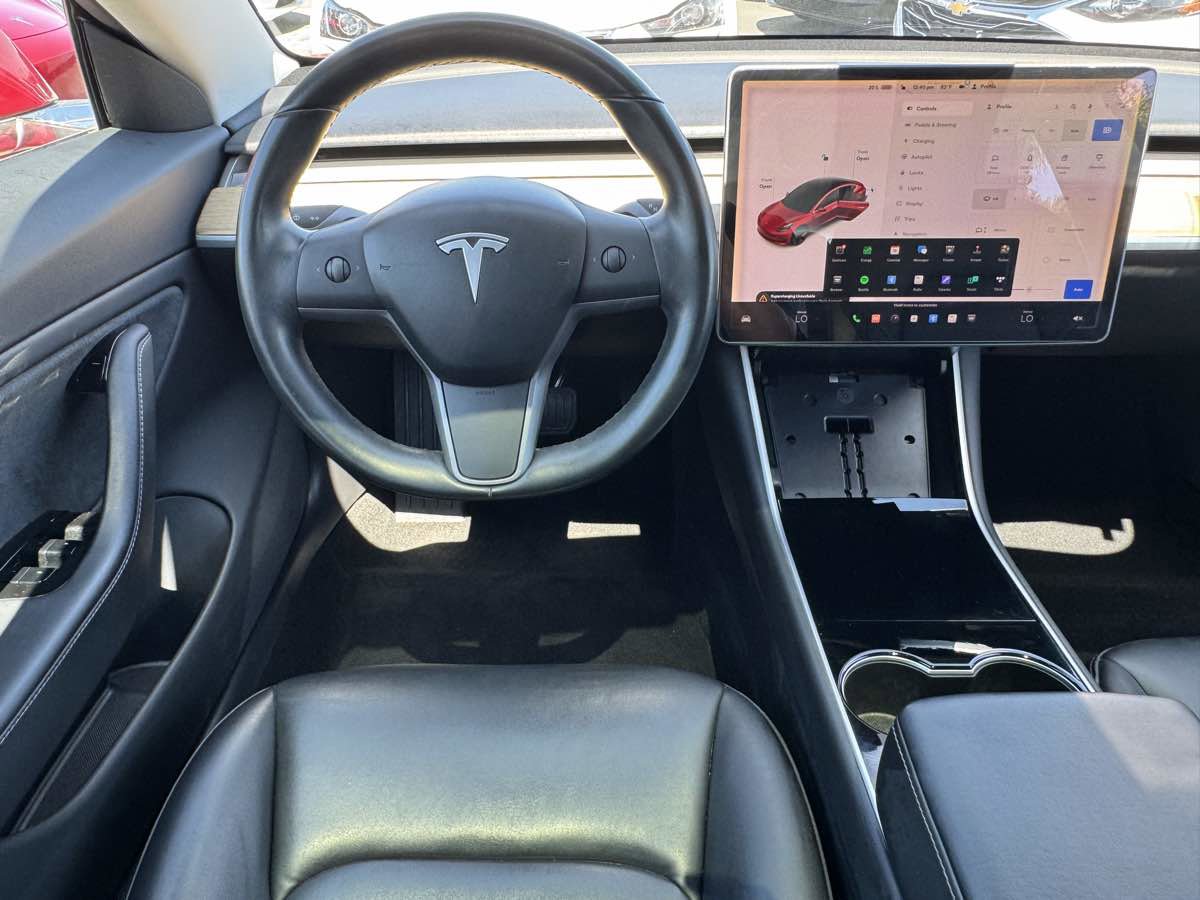 Used 2018 Tesla Model 3 Performance image 22