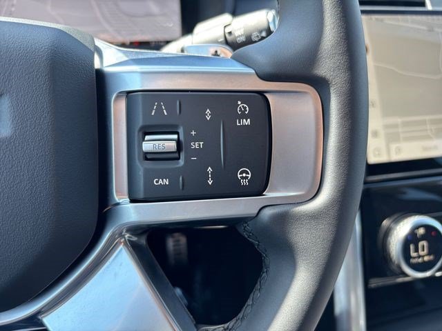 Certified 2025 Land Rover Discovery Dynamic SE AWD/4WD image 23