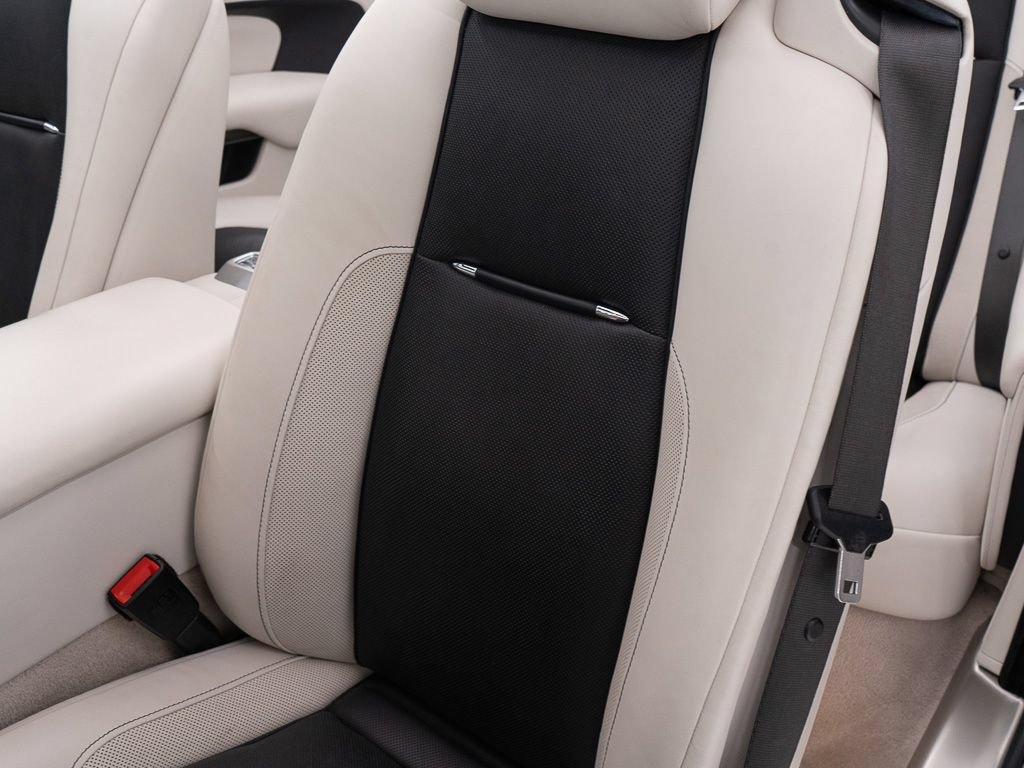 Certified 2018 Rolls-Royce Dawn RWD image 26
