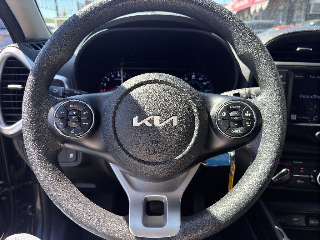 Certified 2022 Kia Soul LX w/ Technology Package image 18