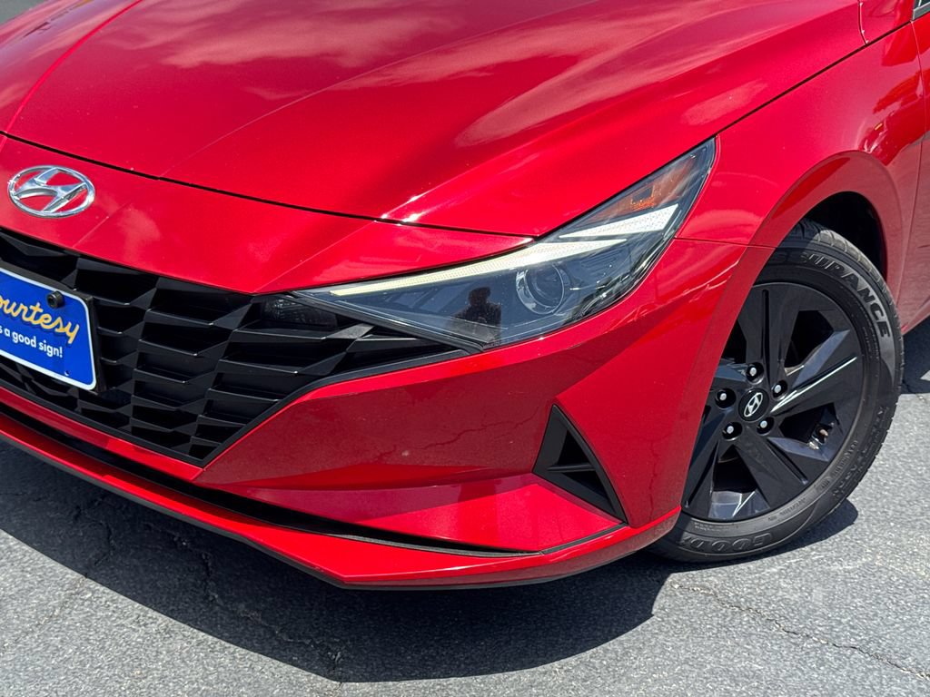 Used 2023 Hyundai Elantra SEL FWD image 3