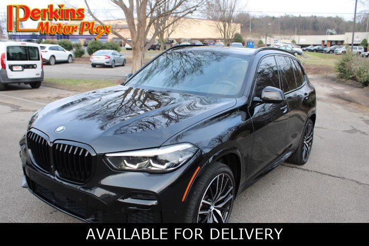 Used 2022 BMW X5 M50i image 1