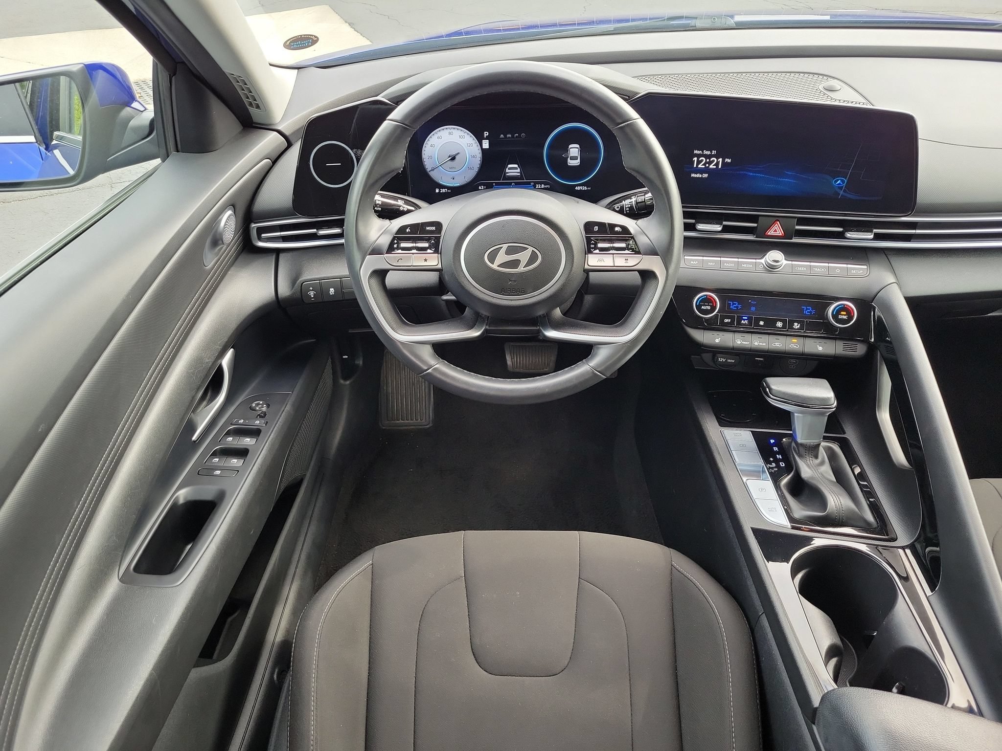 Used 2025 Hyundai Elantra SEL FWD image 25