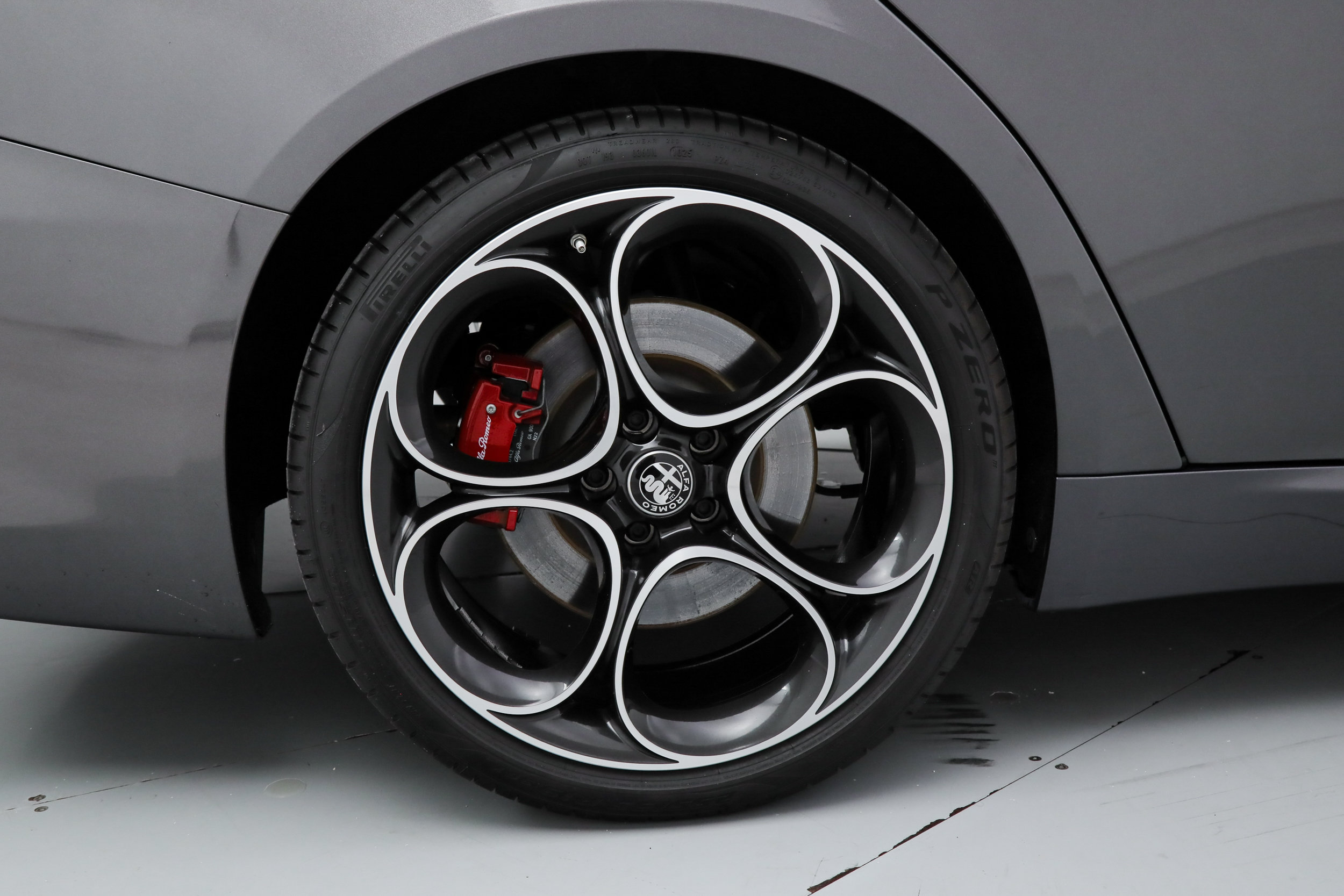 Used 2023 Alfa Romeo Giulia Veloce RWD image 21