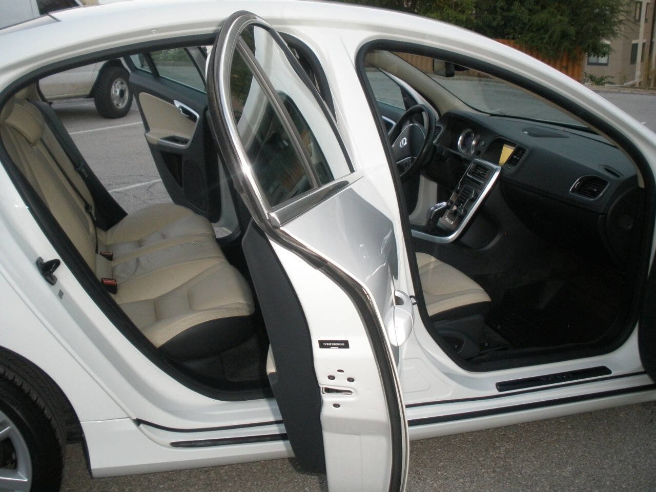 Used 2013 Volvo S60 T5 image 23
