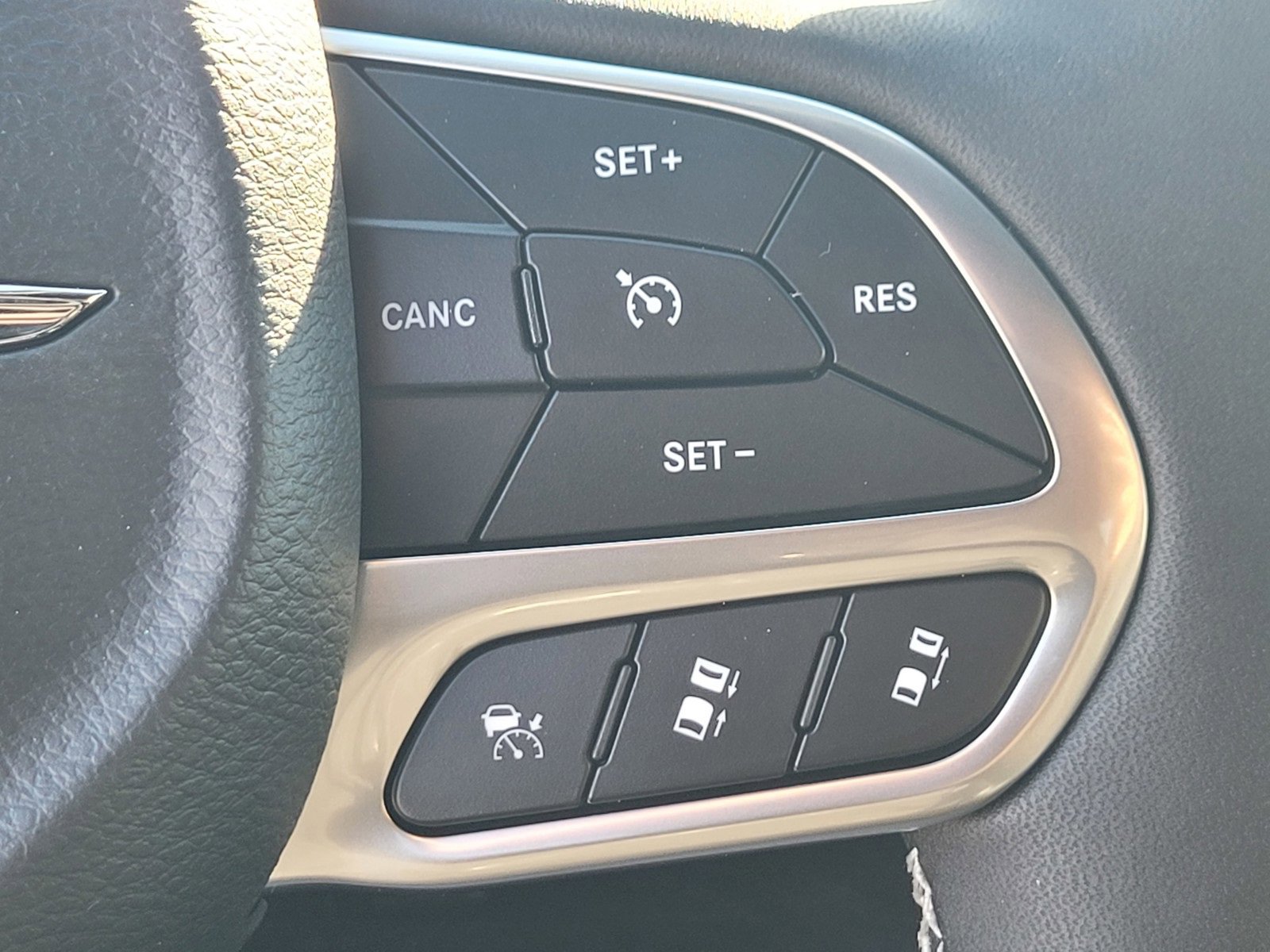 New 2026 Chrysler Pacifica Select image 23