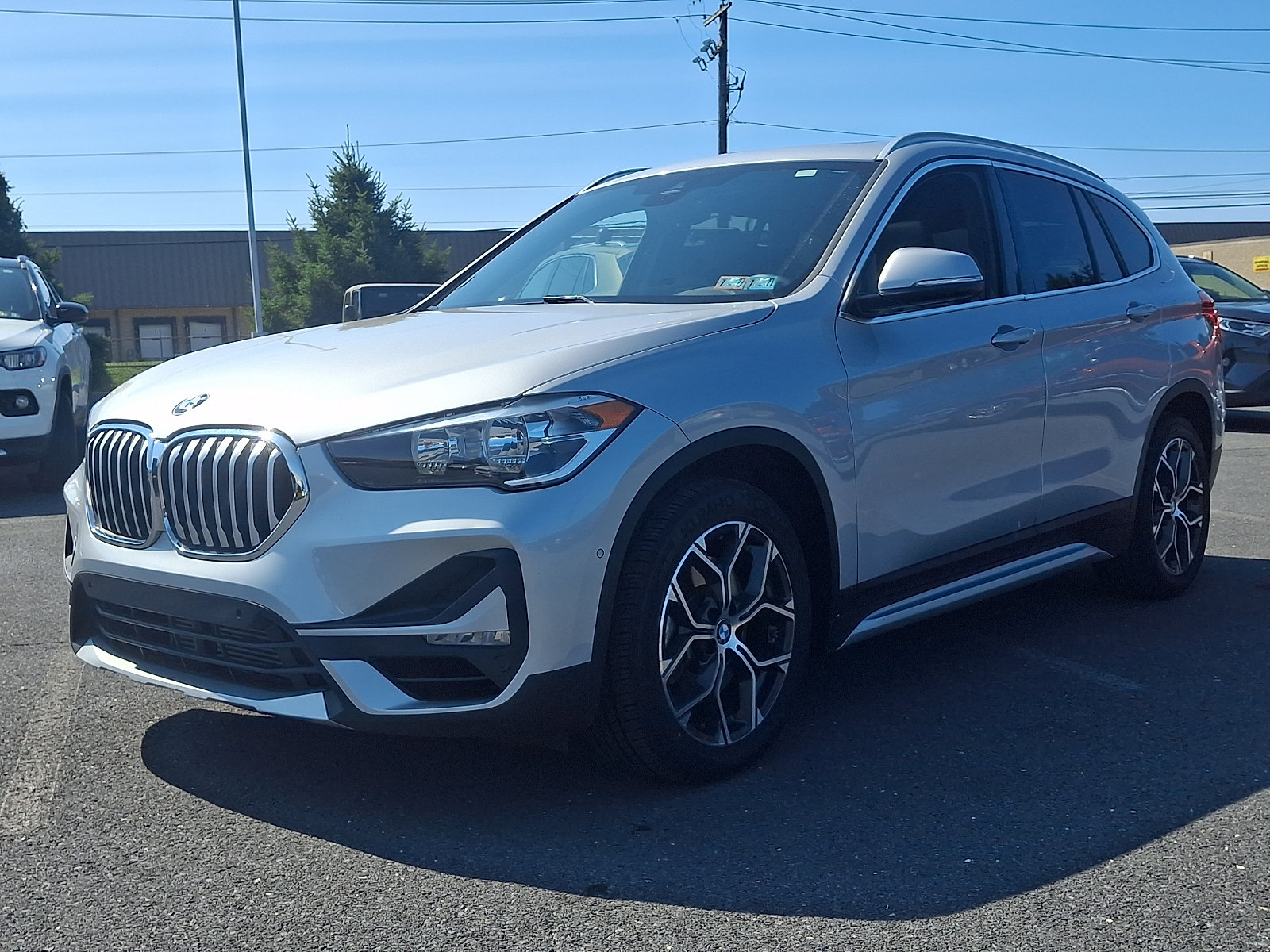 Used 2020 BMW X1 xDrive28i w/ Convenience Package AWD/4WD image 3