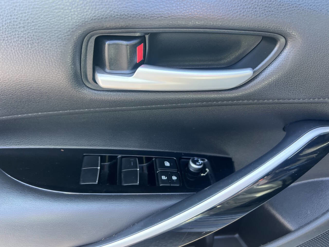 Used 2020 Toyota Corolla XSE image 9