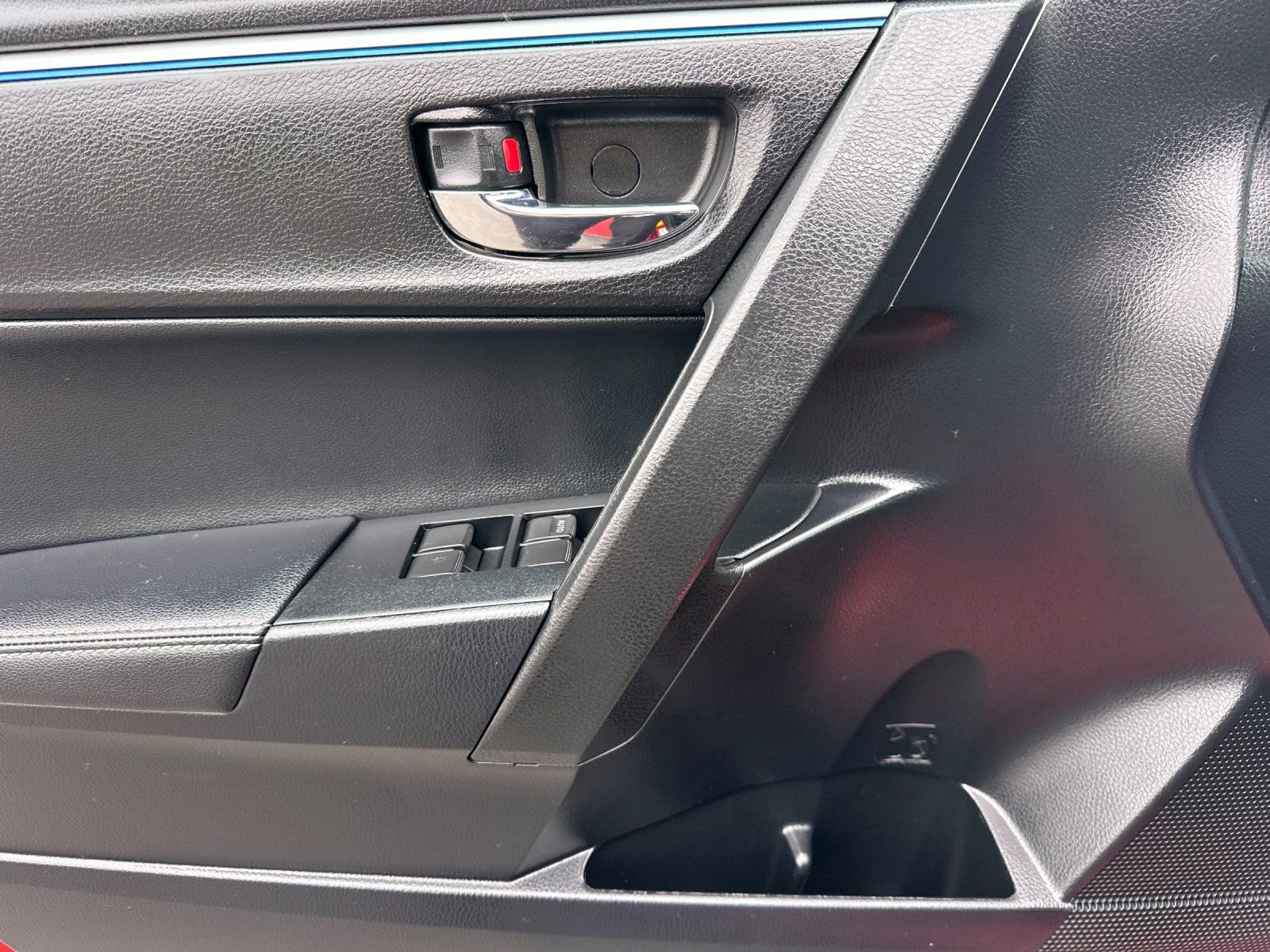 Used 2016 Toyota Corolla S FWD image 10