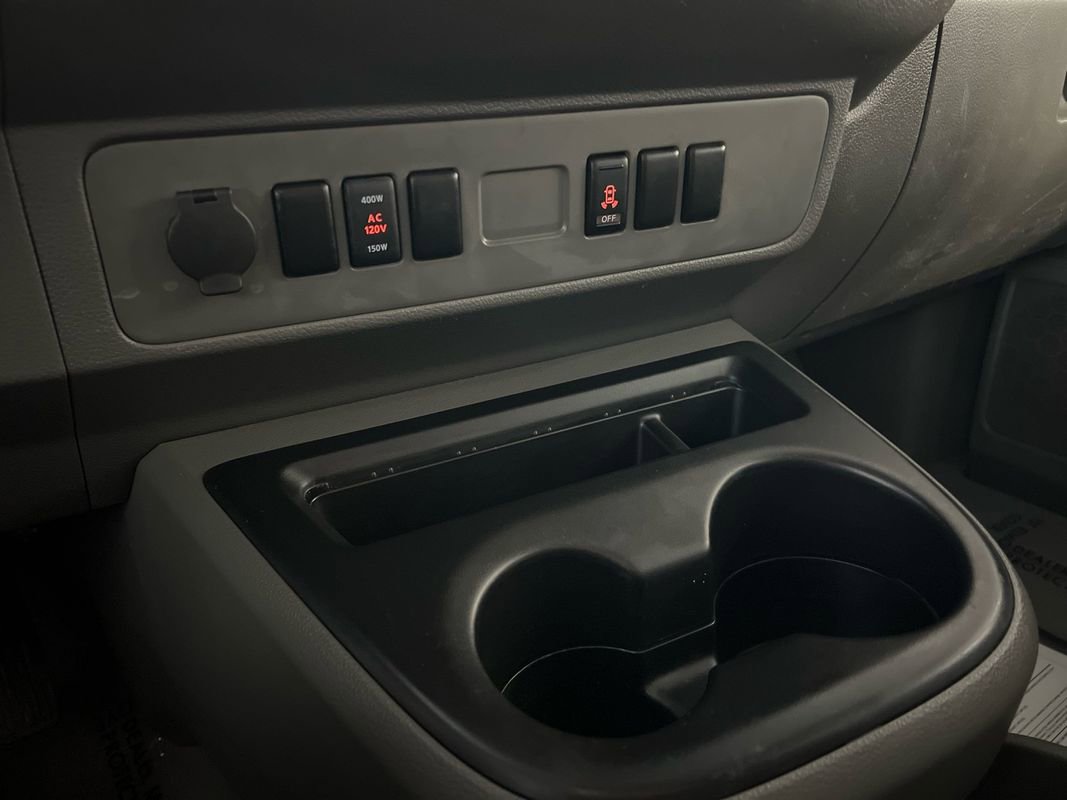 Used 2017 Nissan NV 3500 SV image 81