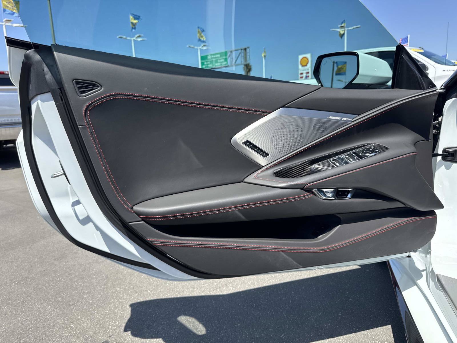 Used 2022 Chevrolet Corvette Stingray Premium Conv w/ Z51 Performance Package RWD image 21