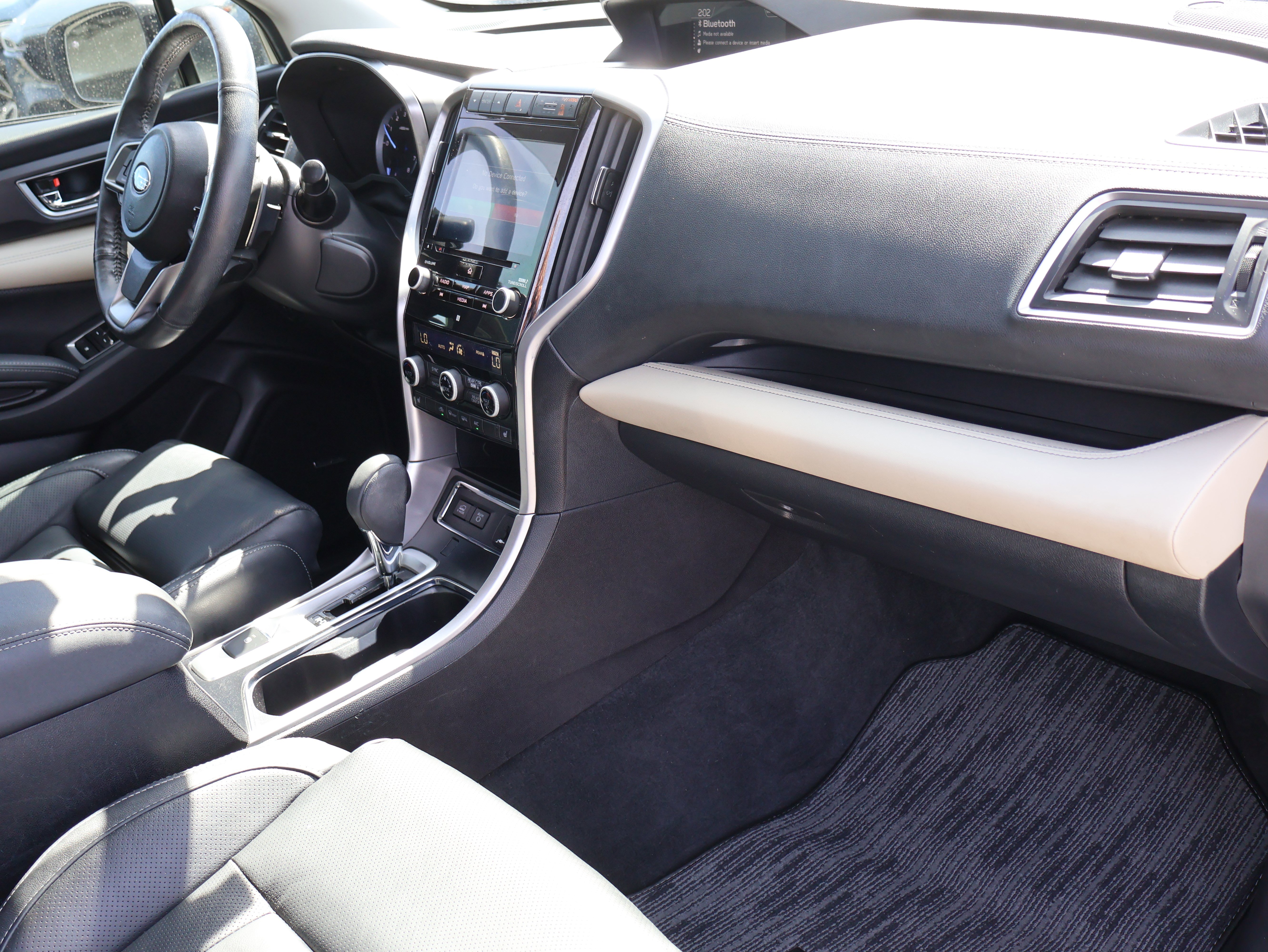 Used 2022 Subaru Ascent Limited w/ Technology Package image 10