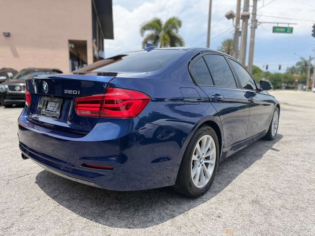 Used 2018 BMW 320i Sedan RWD image 5
