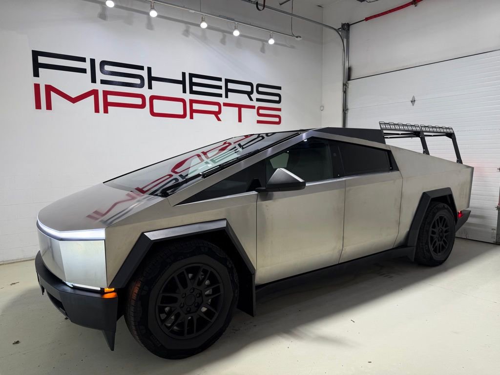 Used 2024 Tesla Cybertruck AWD Crew Cab image 8