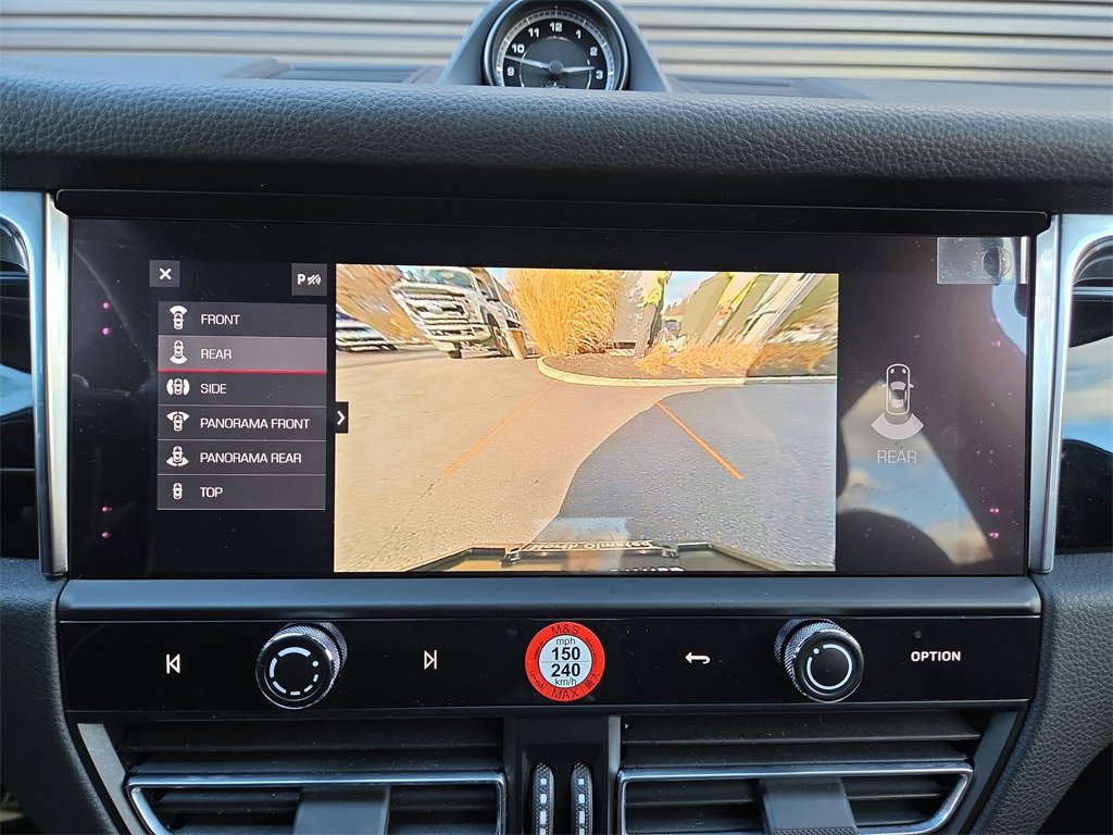 Used 2025 Porsche Macan image 12