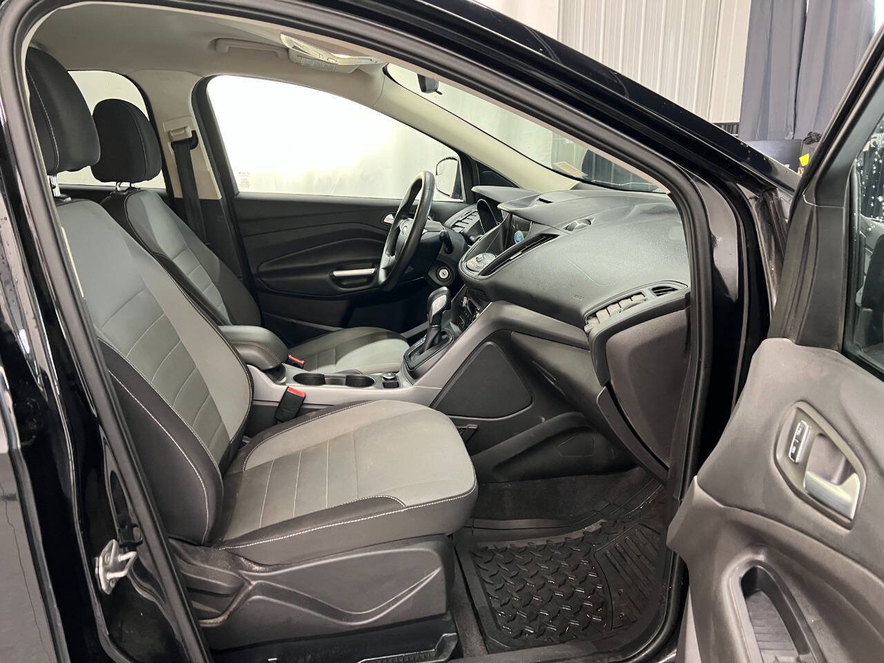 Used 2016 Ford Escape SE w/ Equipment Group 201A AWD/4WD image 11