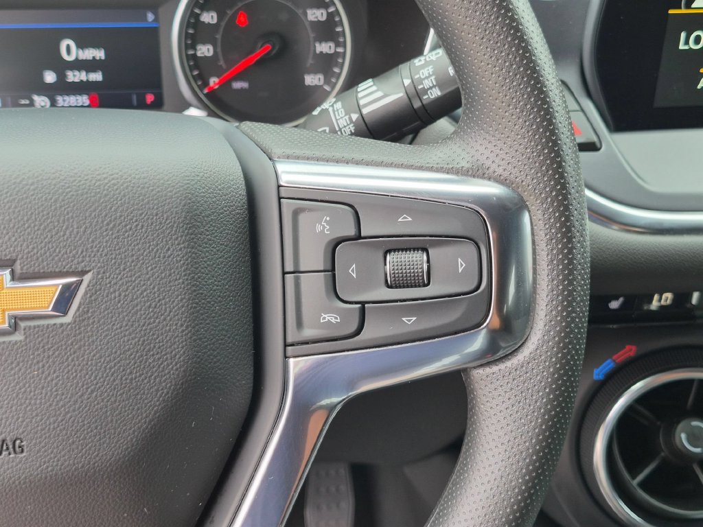 Used 2025 Chevrolet Blazer LT FWD image 18