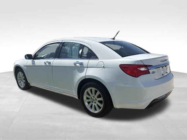 Used 2014 Chrysler 200 Limited w/ Sun/Sound Group FWD image 2