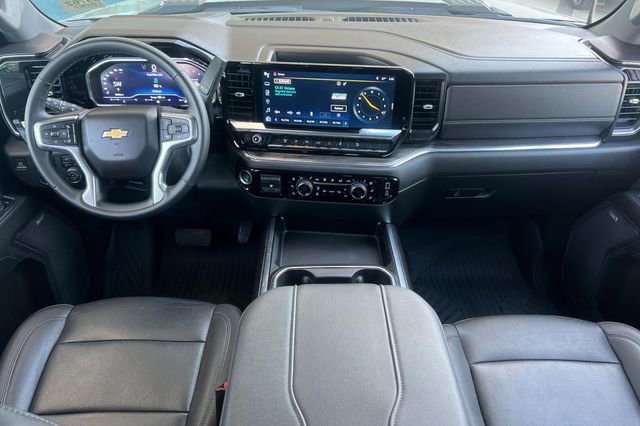 Used 2024 Chevrolet Silverado 2500 LTZ w/ LTZ Convenience Package AWD/4WD image 16
