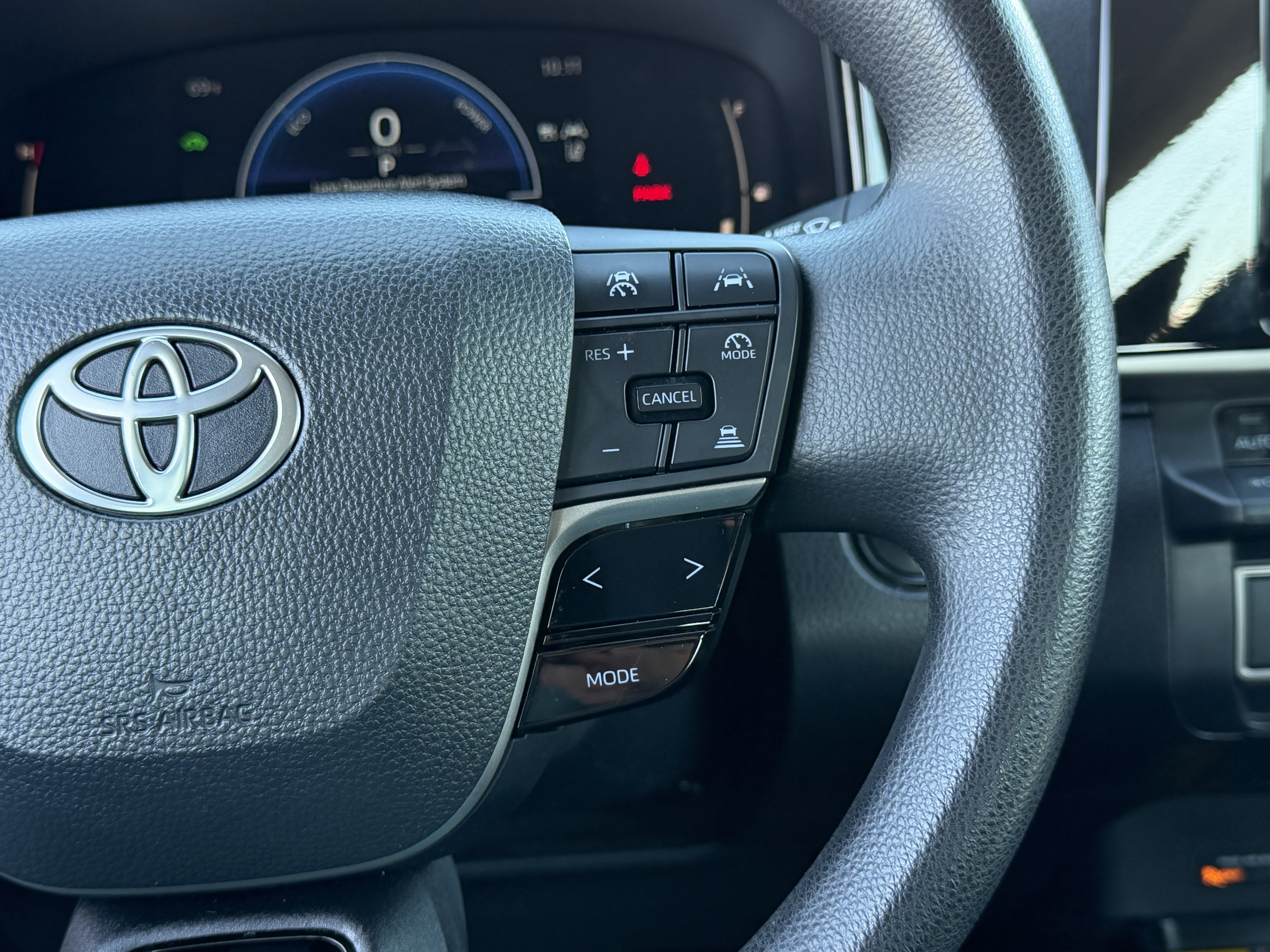 Used 2025 Toyota Camry LE FWD image 25
