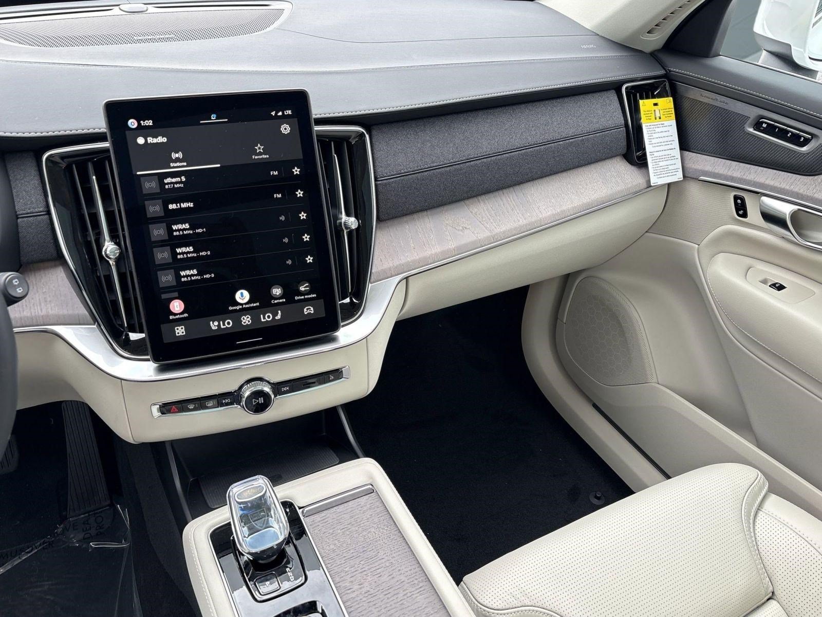 New 2026 Volvo XC90 T8 Ultra w/ Protection Package AWD/4WD image 26