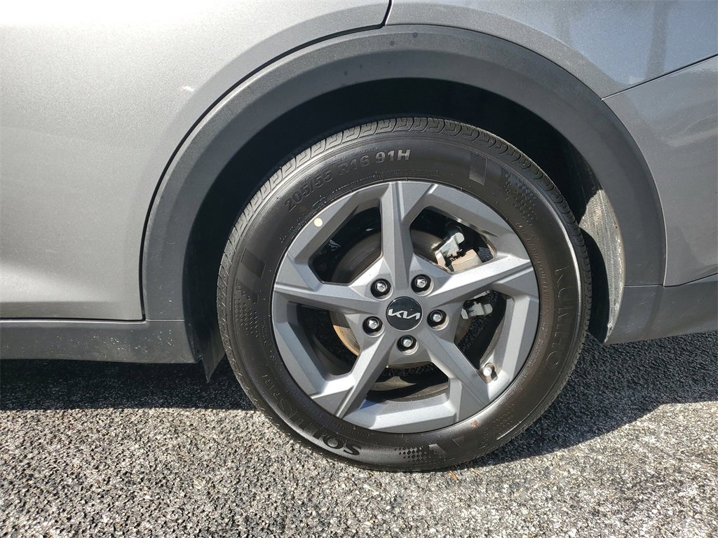 Certified 2025 Kia K4 LXS image 8