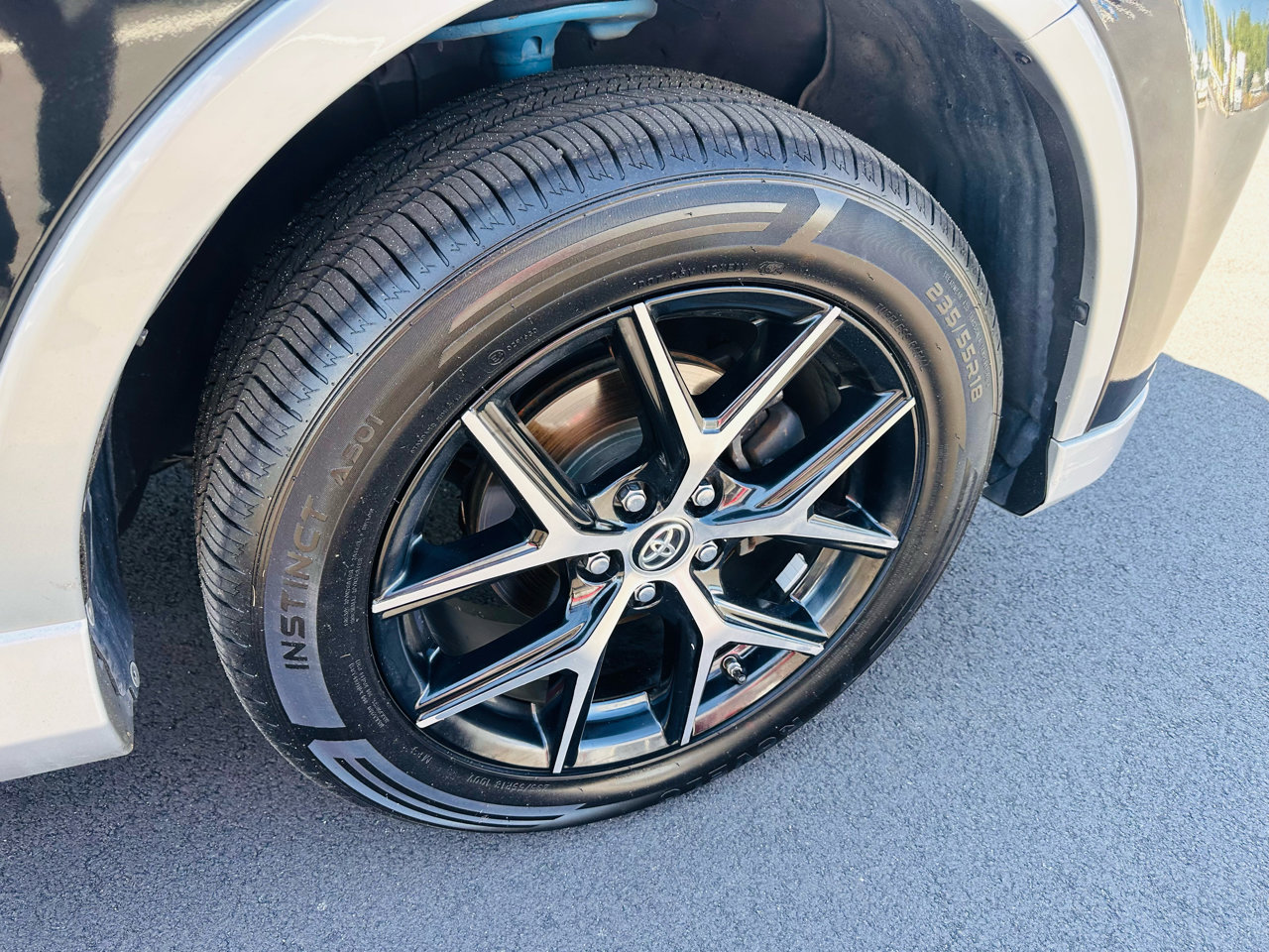 Used 2016 Toyota RAV4 SE image 15