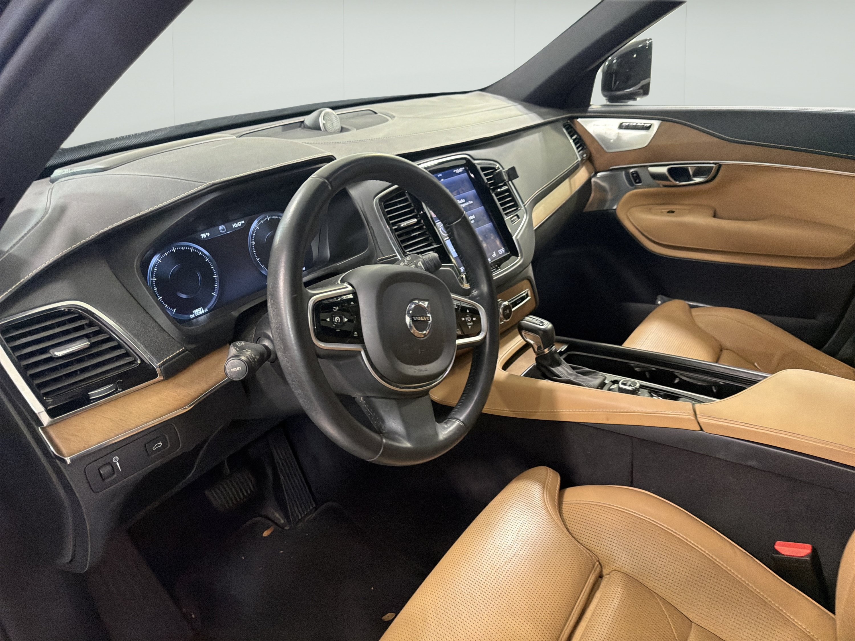 Used 2017 Volvo XC90 T6 Inscription w/ Vision Package AWD/4WD image 16