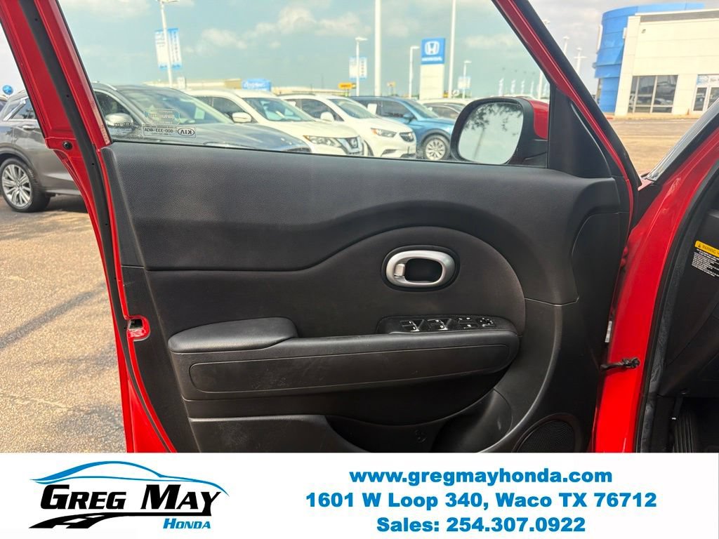 Used 2019 Kia Soul + FWD image 9
