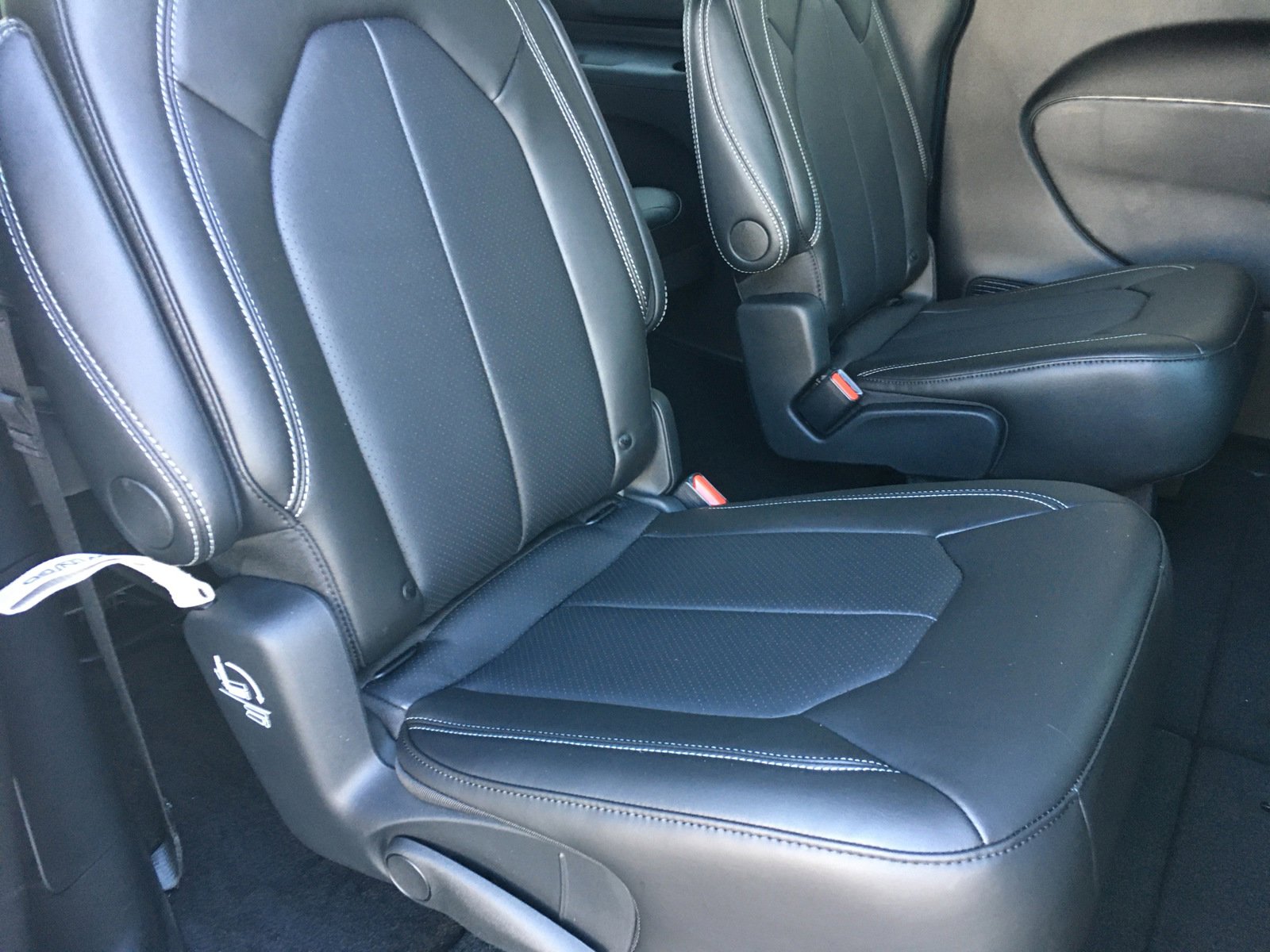 New 2025 Chrysler Pacifica Select image 12