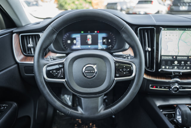 Used 2024 Volvo XC60 B5 Plus w/ Protection Package Premier AWD/4WD image 28