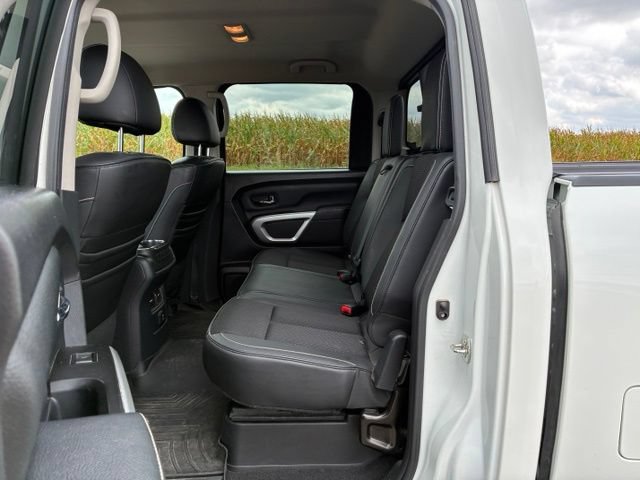 Used 2017 Nissan Titan PRO-4X AWD/4WD image 10
