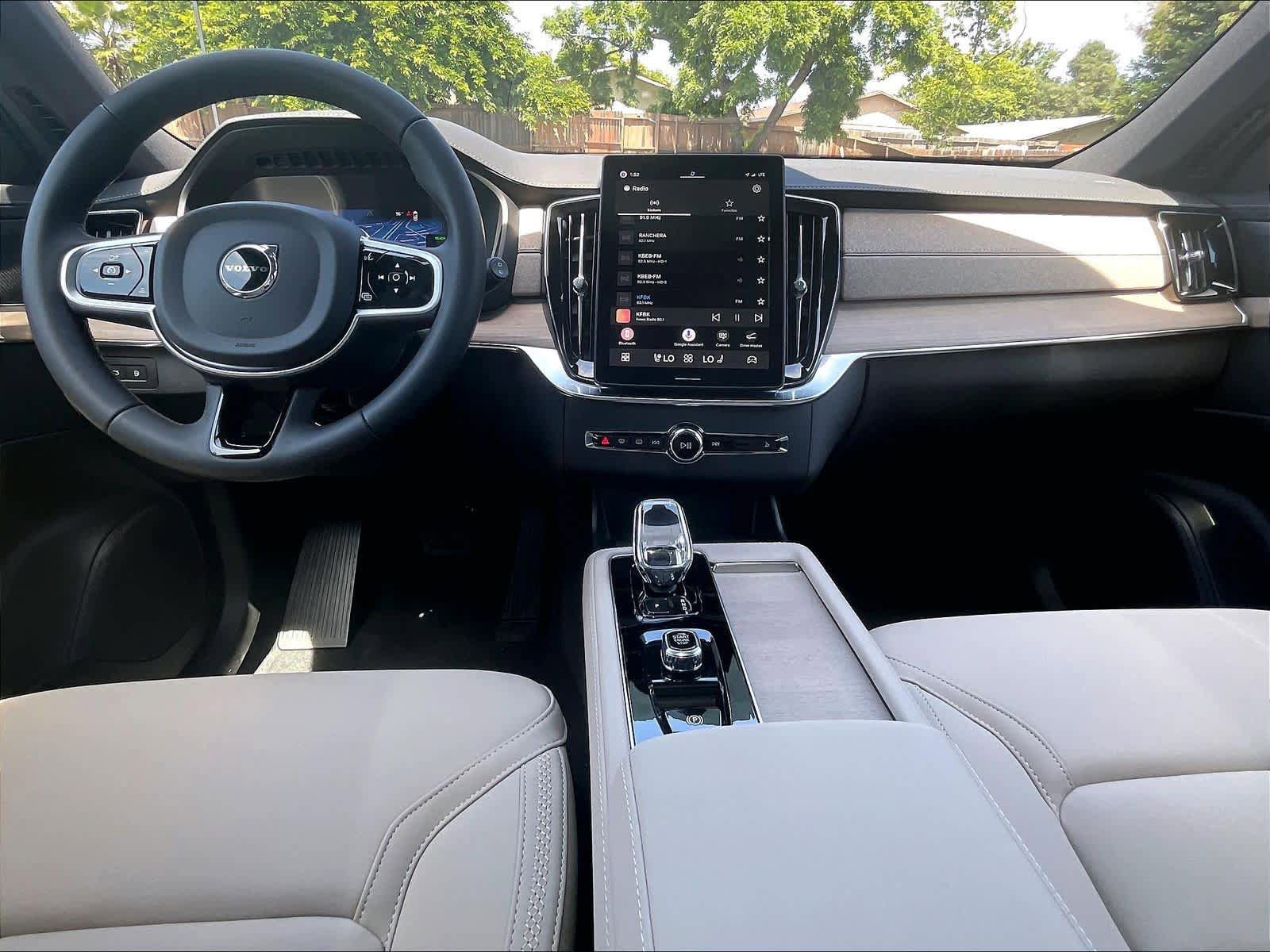 New 2026 Volvo XC90 T8 Plus w/ Protection Package AWD/4WD image 7