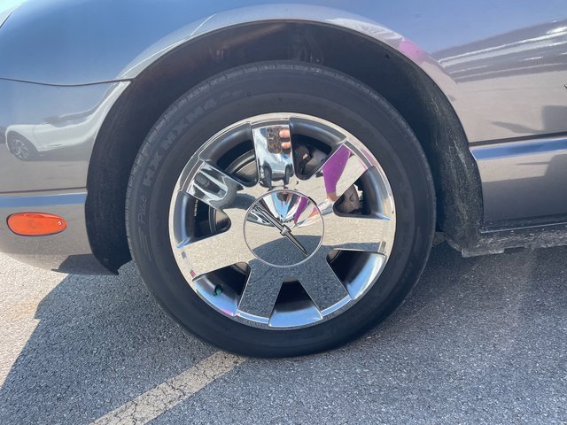 Used 2003 Ford Thunderbird image 18