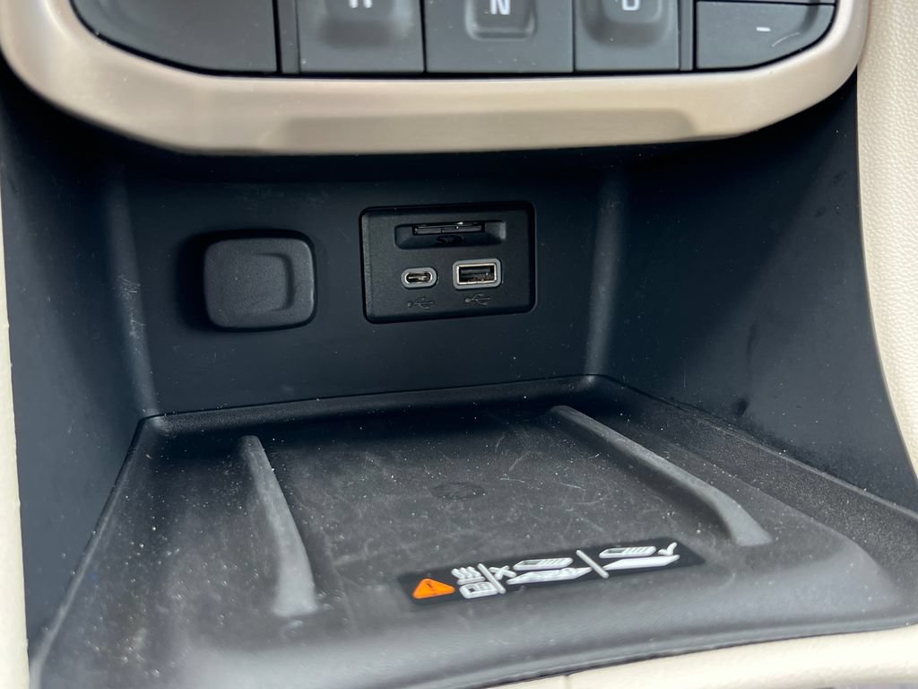 Used 2020 GMC Acadia Denali w/ LPO, Adventure Package AWD/4WD image 37