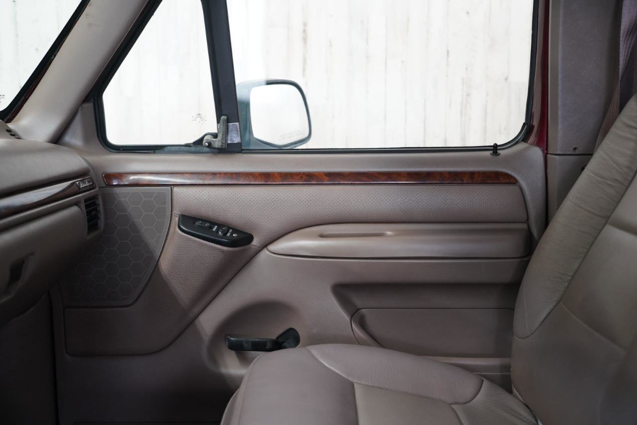 Used 1996 Ford Bronco Eddie Bauer AWD/4WD image 28