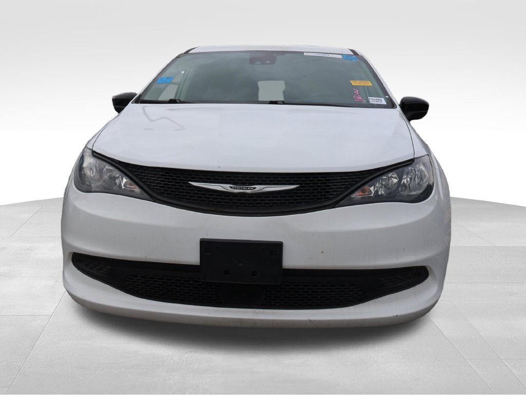 Used 2024 Chrysler Voyager LX FWD image 5
