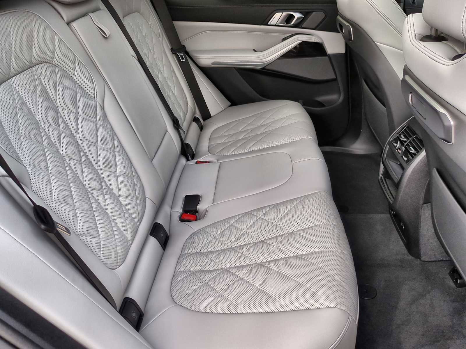 New 2026 BMW X5 xDrive40i w/ M Sport Package image 21