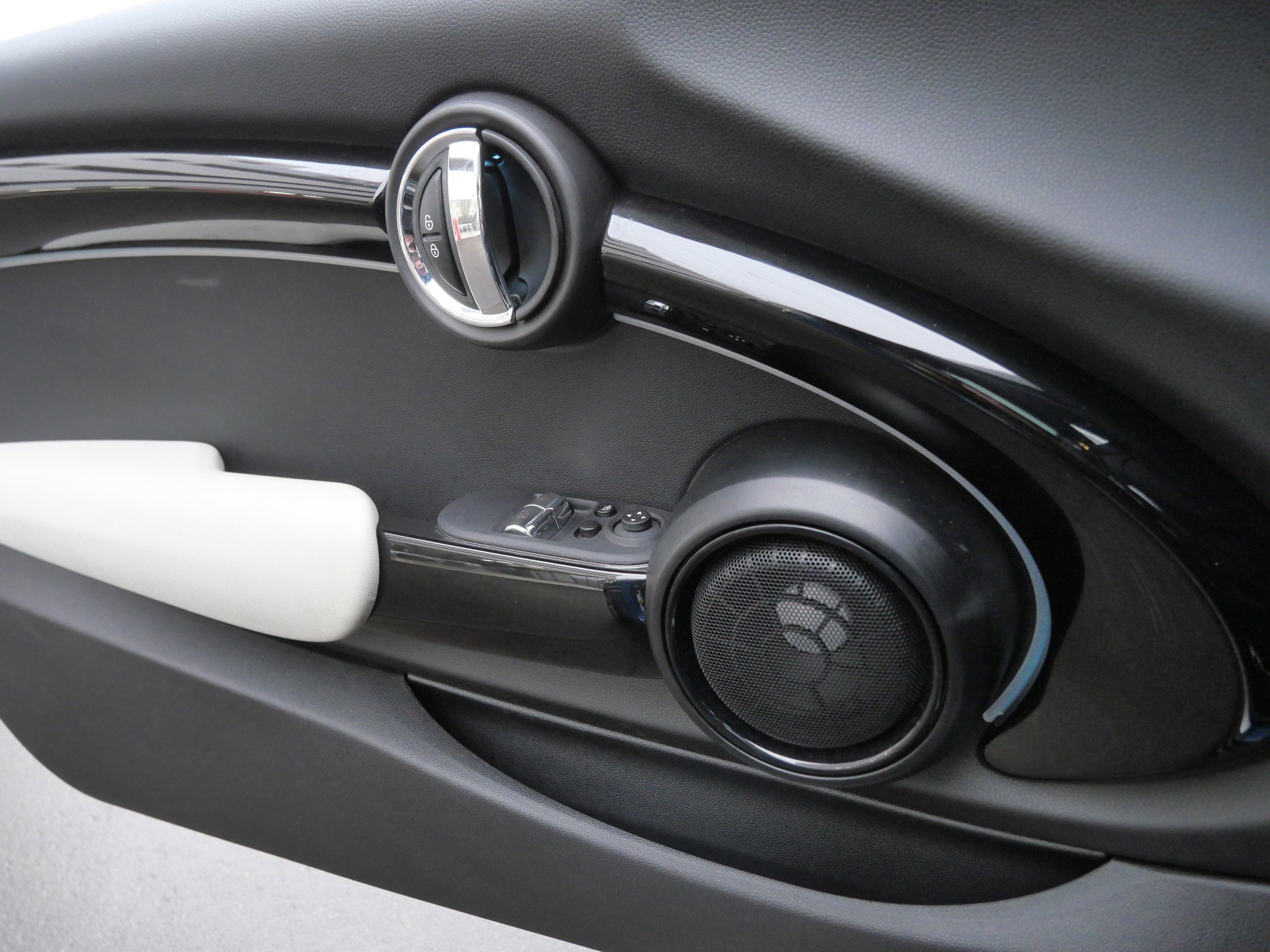 Used 2023 MINI Cooper SE image 28