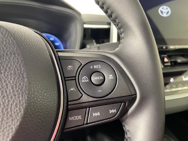 Used 2026 Toyota Corolla SE w/ SE Package FWD image 9