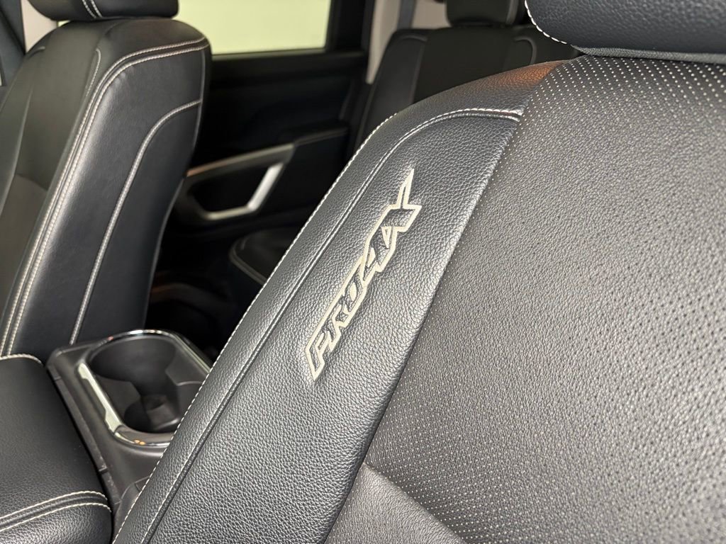 Used 2019 Nissan Titan PRO-4X image 5