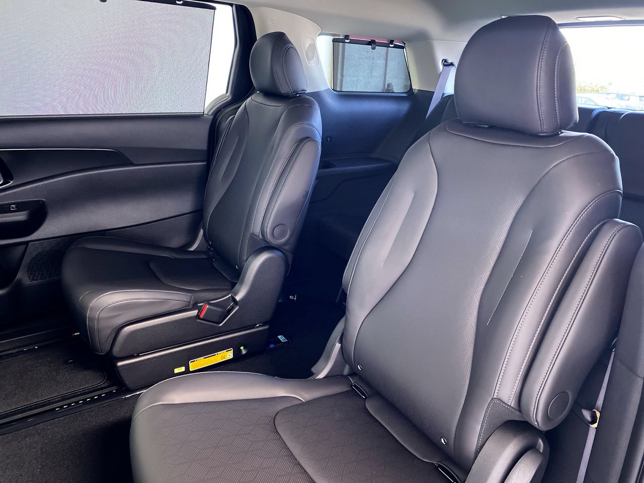 New 2027 Kia Carnival EX FWD image 34