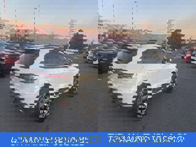 Used 2025 Porsche Macan image 9