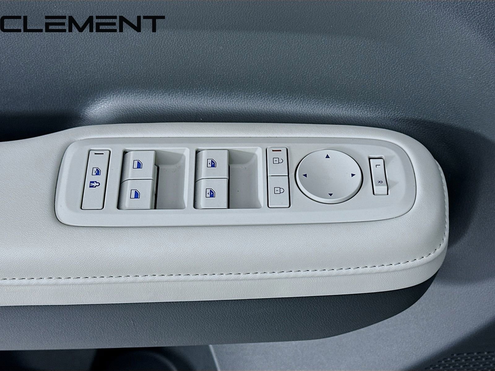 Certified 2025 Hyundai Santa Fe SEL FWD image 25