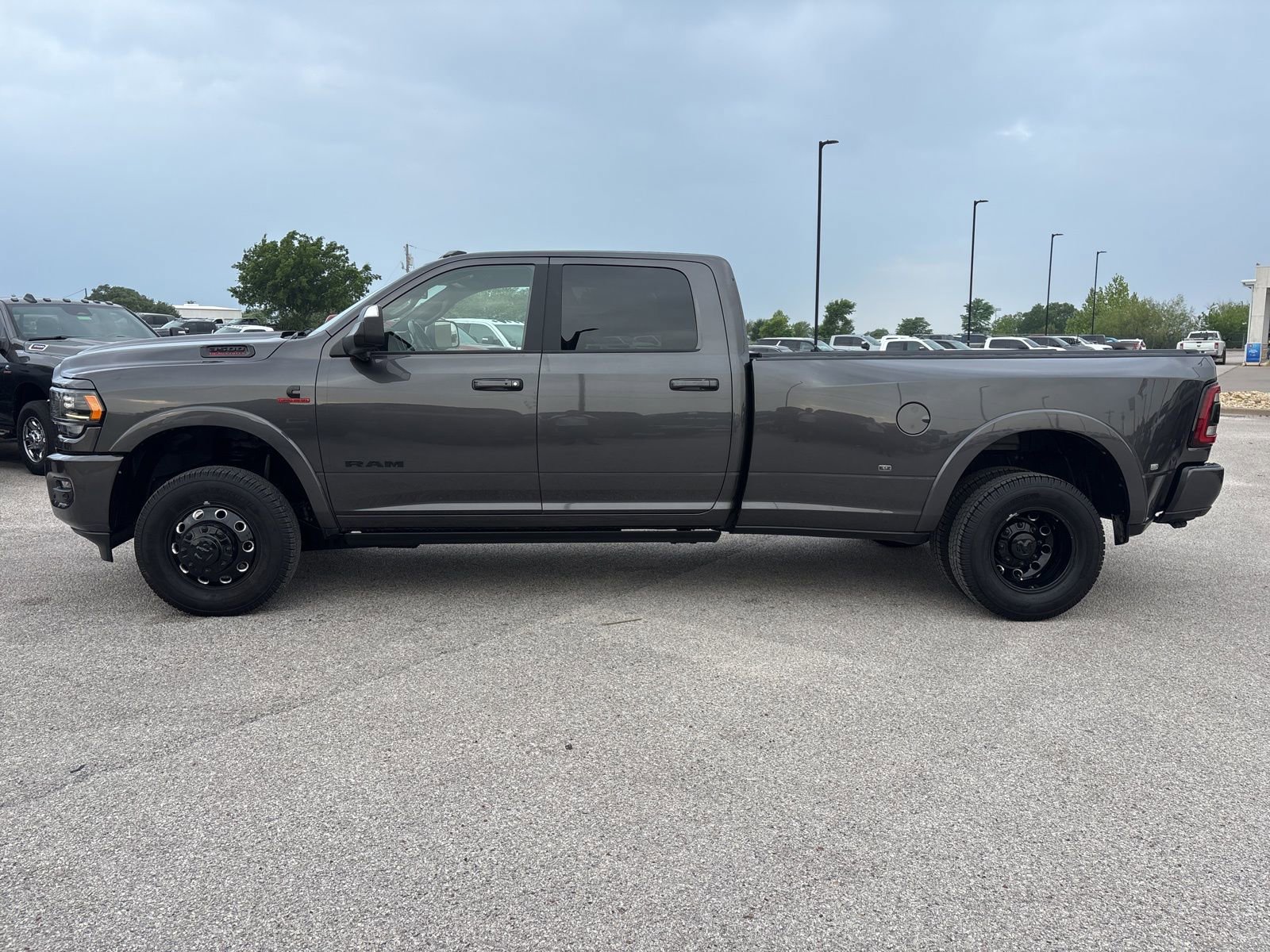 Used 2022 RAM 3500 Limited w/ Night Edition AWD/4WD image 2