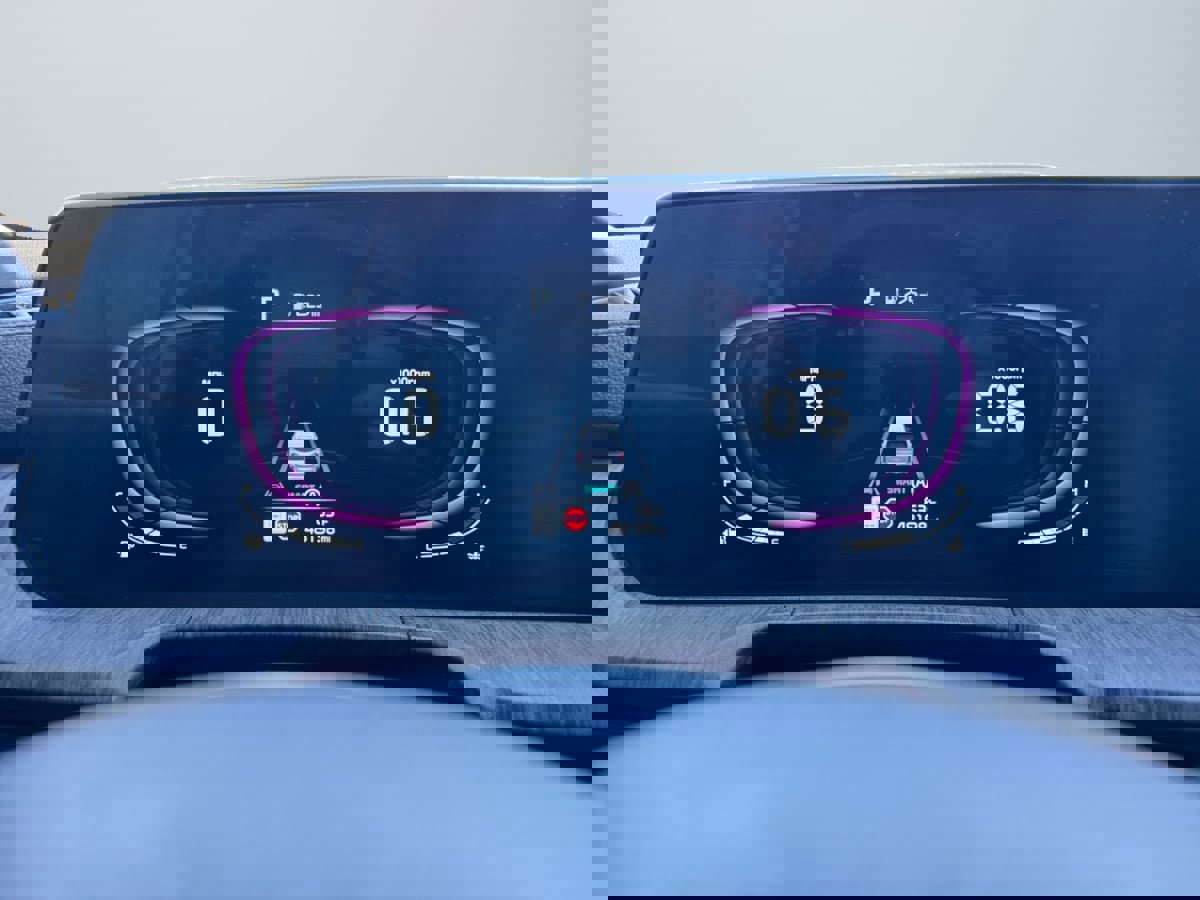 Used 2024 Kia Telluride EX w/ EX Captain's Chair Package image 12