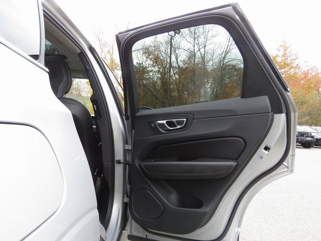 Used 2023 Volvo XC60 B5 Core w/ Climate Package image 16