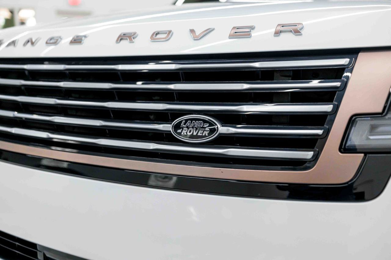 Used 2024 Land Rover Range Rover SV AWD/4WD image 14